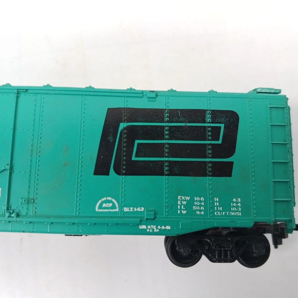 HO Scale Penn Central 50ft Sliding Door Boxcar Jade Green PC 142770 Vintage